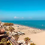 797 Holiday Rentals - Adosado para 6 a 1 min de la playa Carihuela