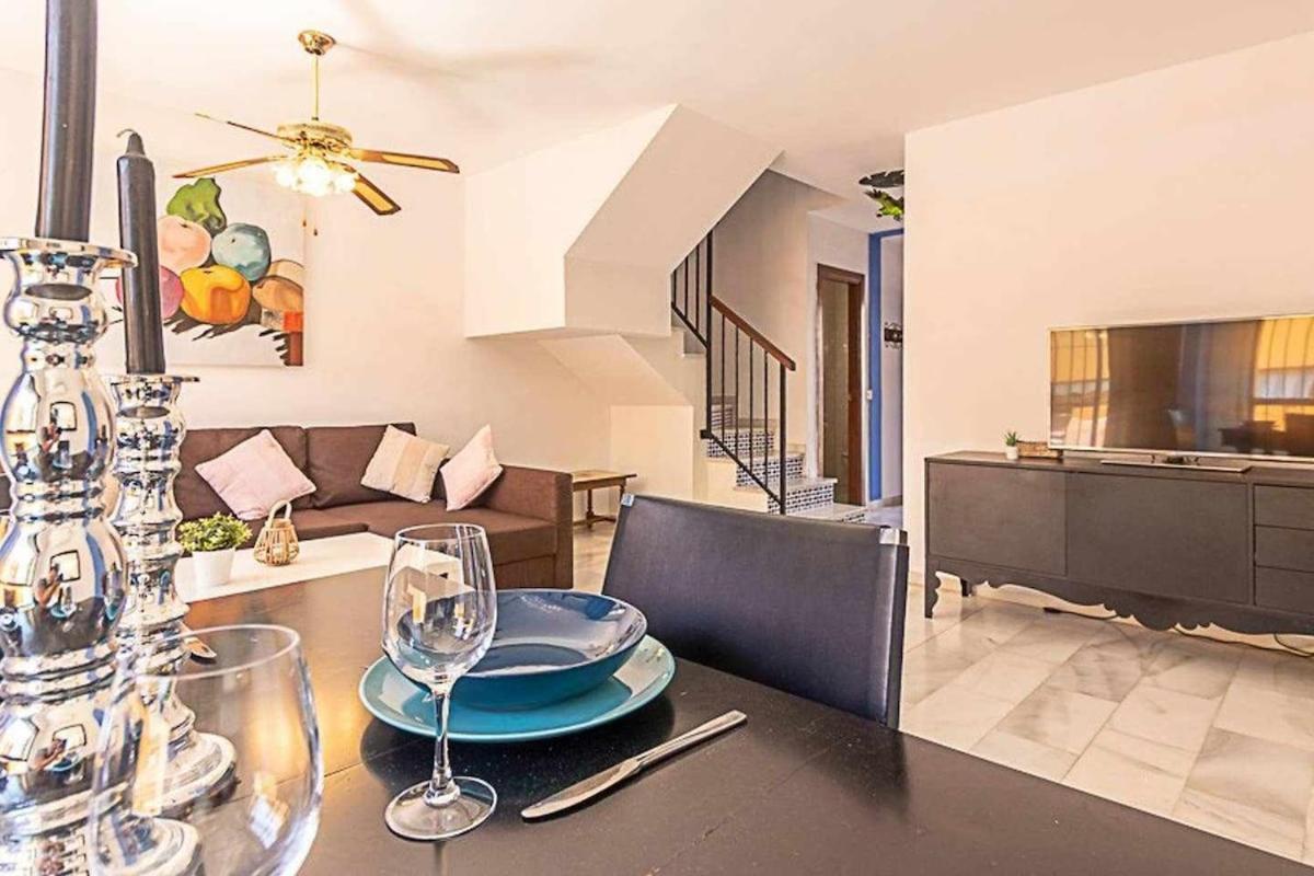 Сasa de vacaciones 797 Holiday - Adosado Para 6 A 1 Min De La Playa Carihuela